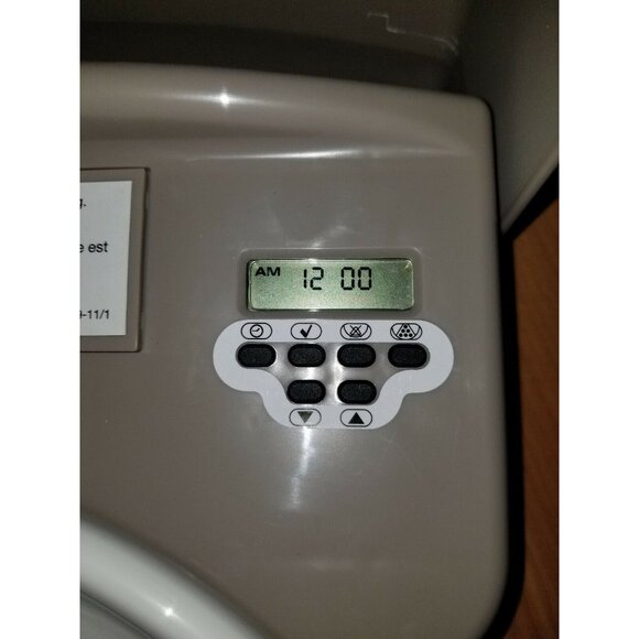 PetSafe Eatwell 5-Meal Automatic Pet Feeder, Gray - Compact Programable Feeder! - Picture 3 of 7